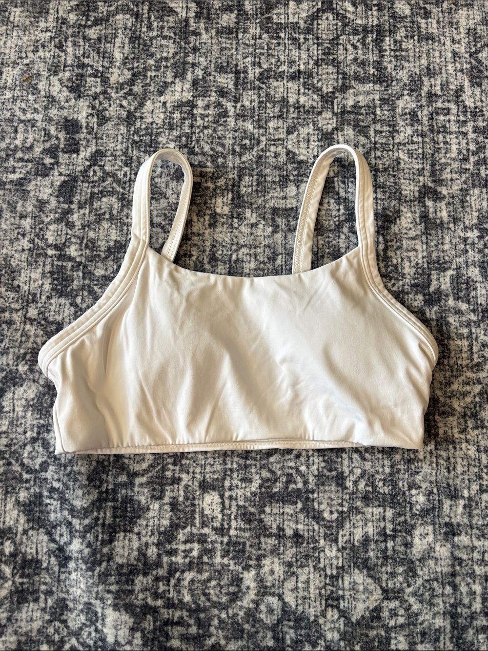 Lululemon Women’s Straight Strap Sports Bra - size M - white